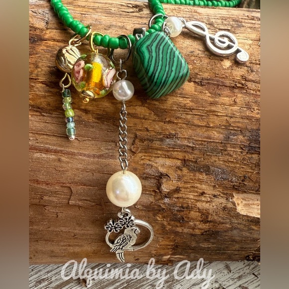 Alquimia Green and Silver Necklace with Malachite and Treble Clef - Picture 1 of 7